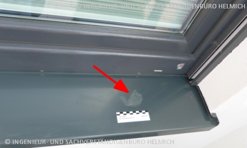 Mängel/Schäden an pulverbeschichteten Fensterbänken